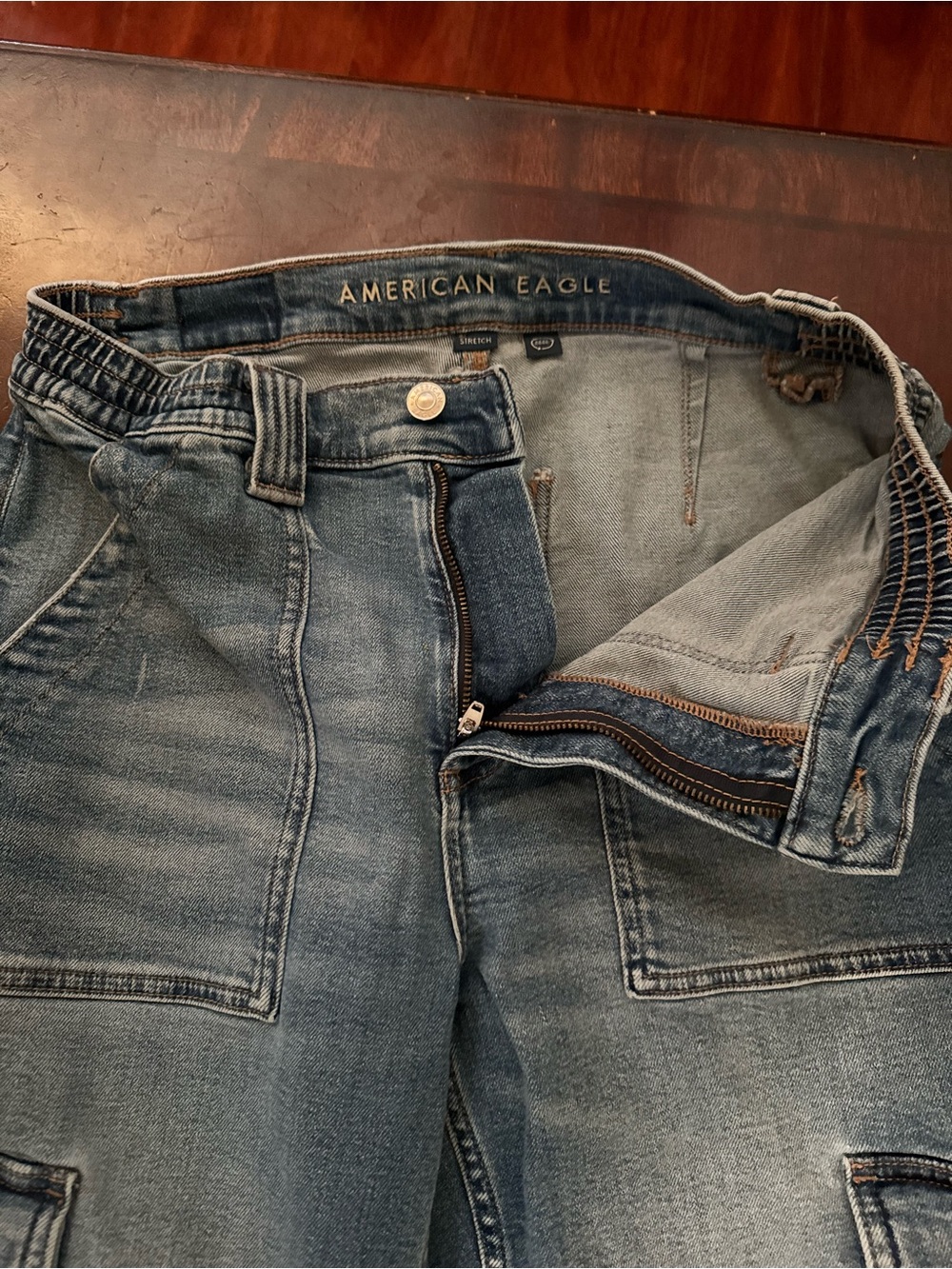 American Eagle Outfitters Men's Light Blue Relaxed Cargo Jeans - Picture 4 of 7